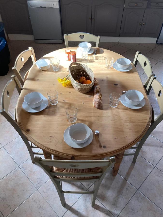 L'Adeenne Gondrin Bagian luar foto